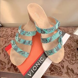 Vionic Park Dwyn Strappy Sandal